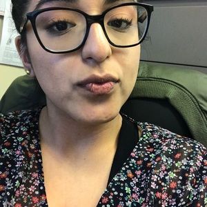 Meet your Posher, Maria